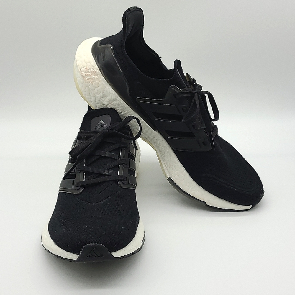 Adidas ultraboost 21 black / white sz 9.5 FY0402